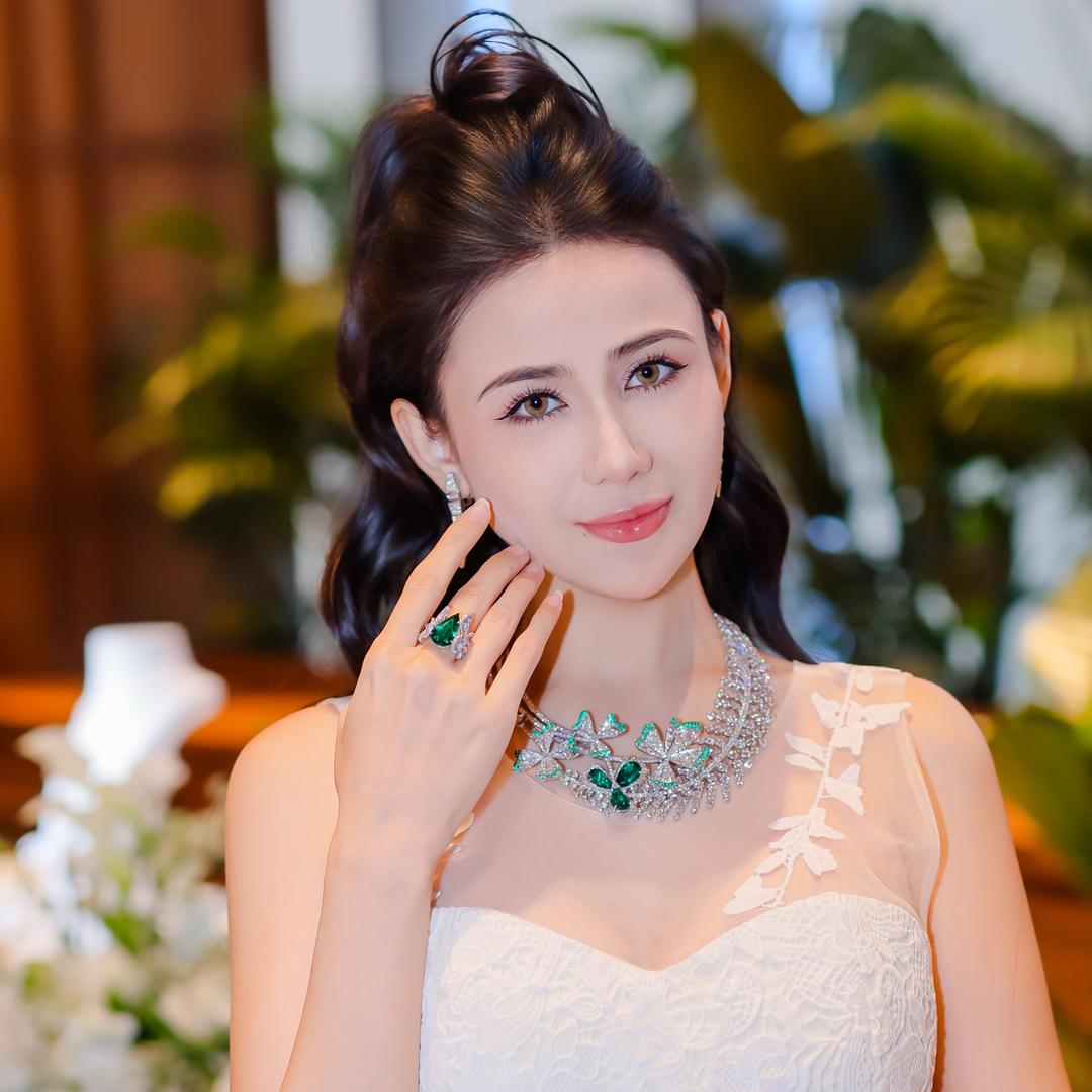 努尔Emily(记录美好生活)