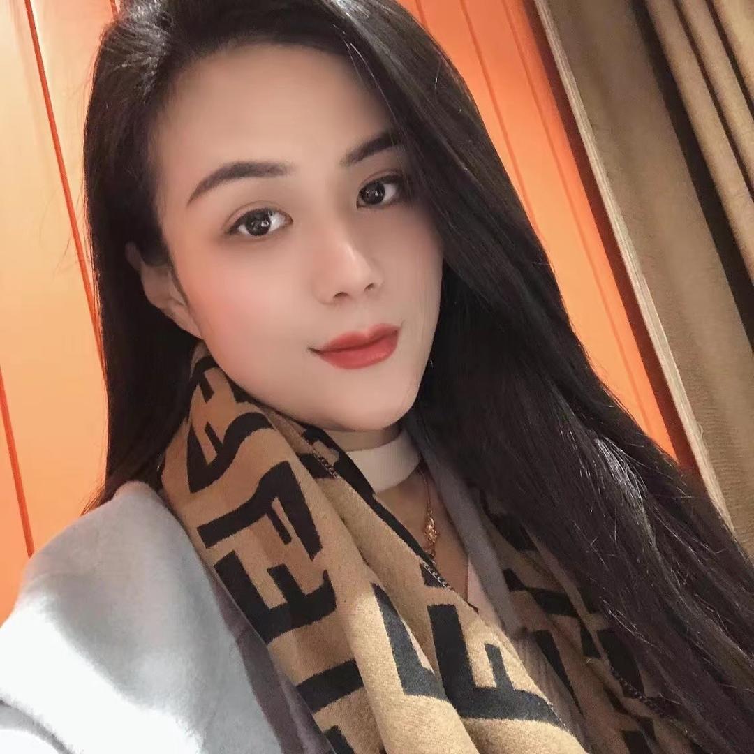 蓓咔琳羽绒服工厂店