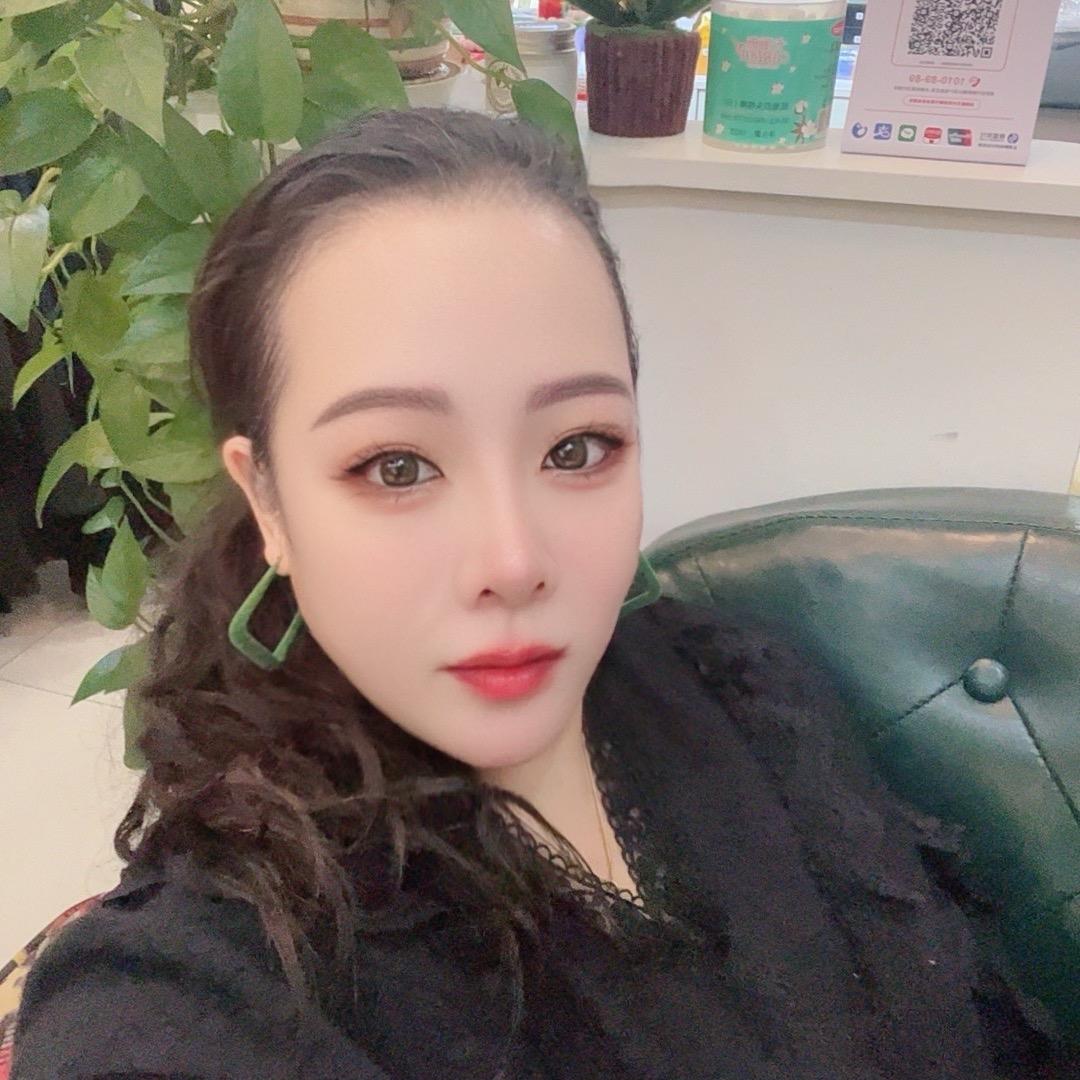 小雪韩妆服饰