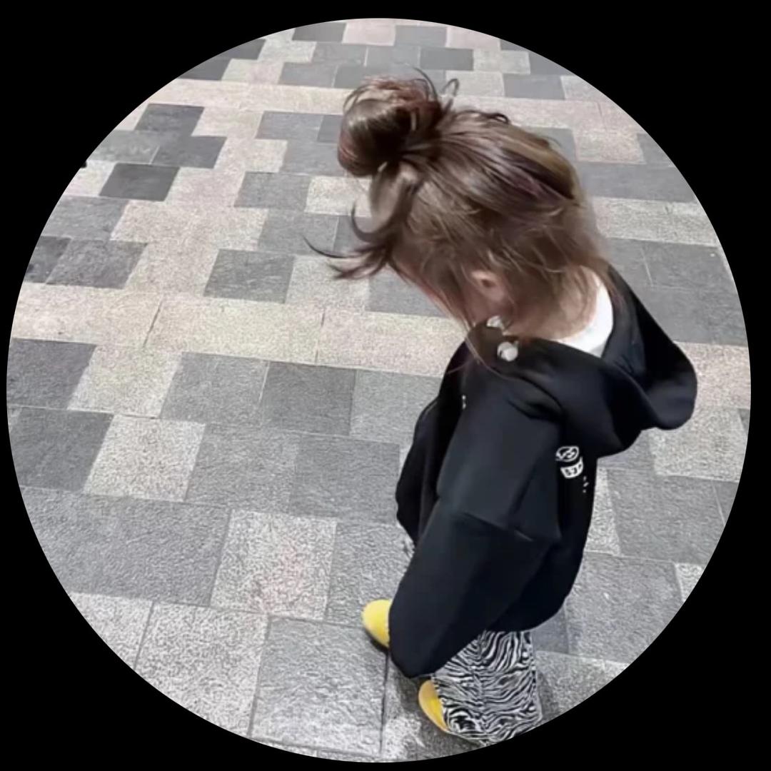 叶  婉