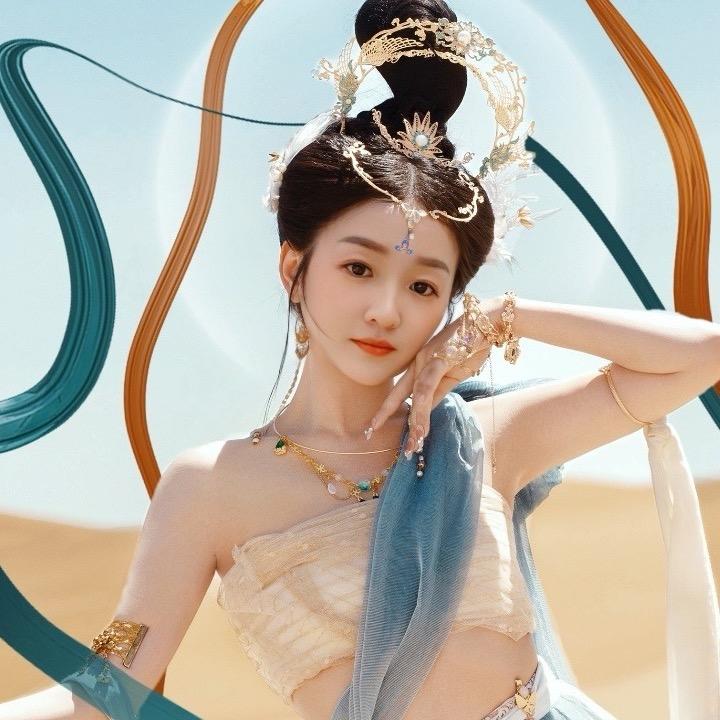 依蓝云月