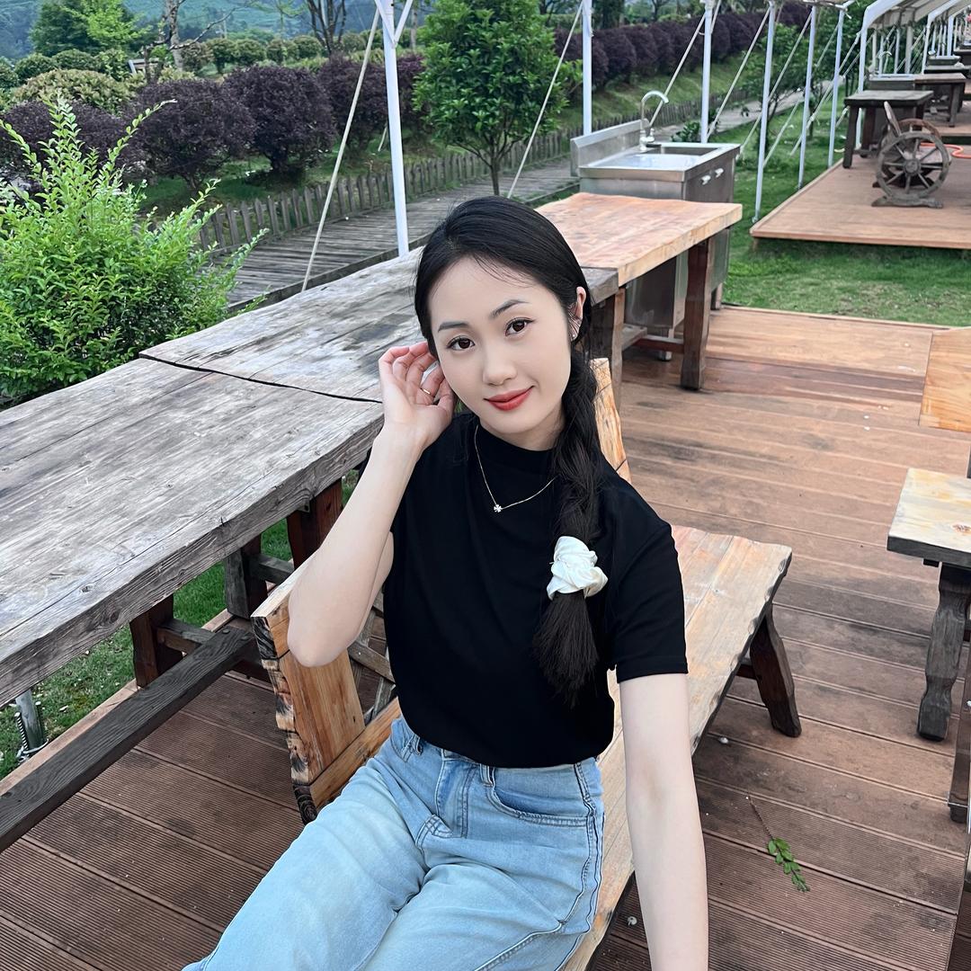 @是小余呐💕