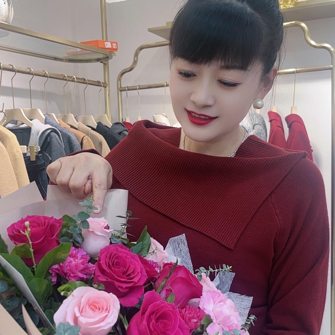 《浠珠女装》荣姐