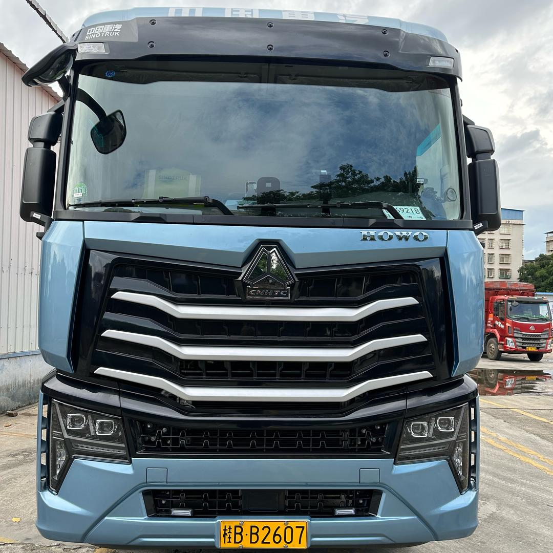 两广贴地飞行员