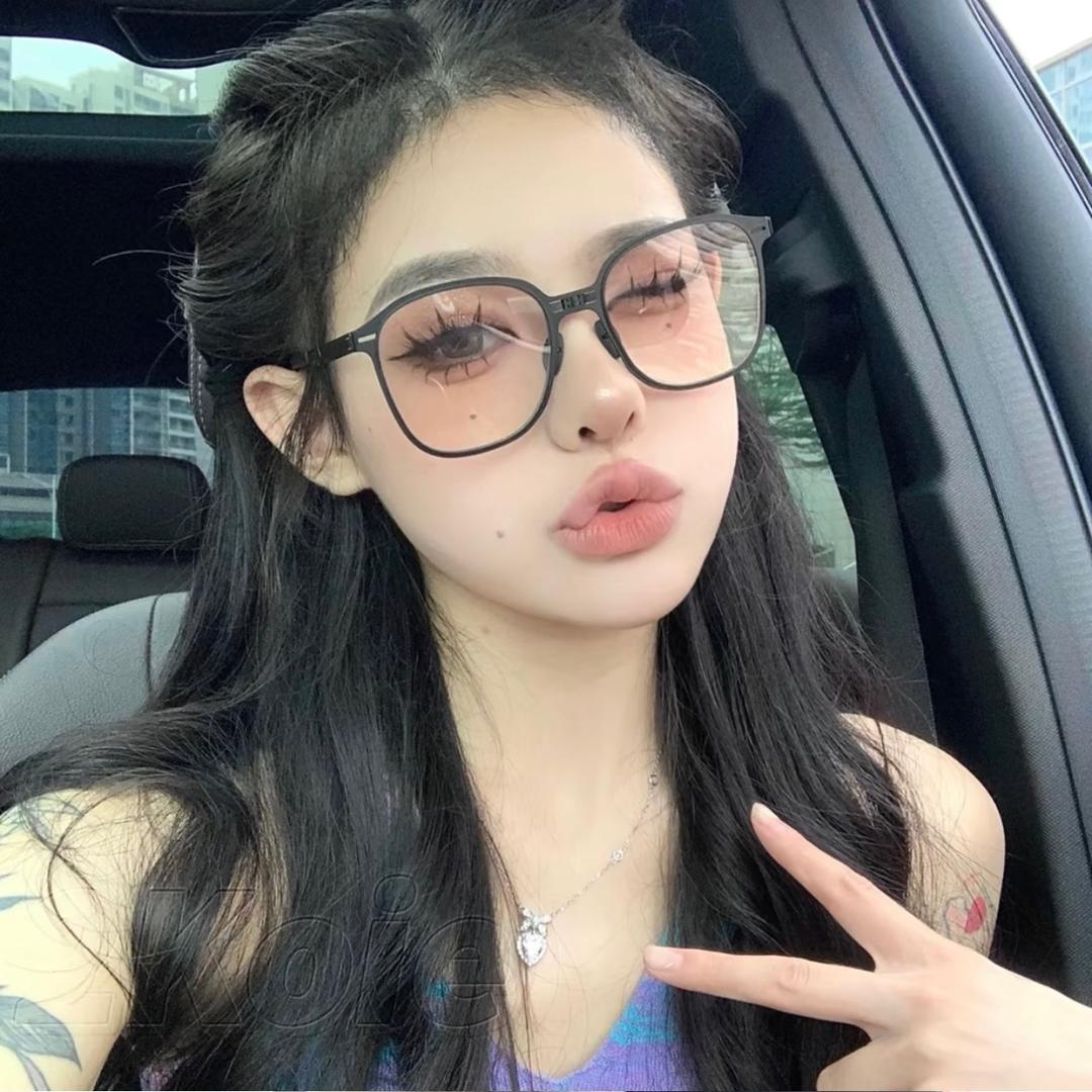 🧚🏻‍♀️.