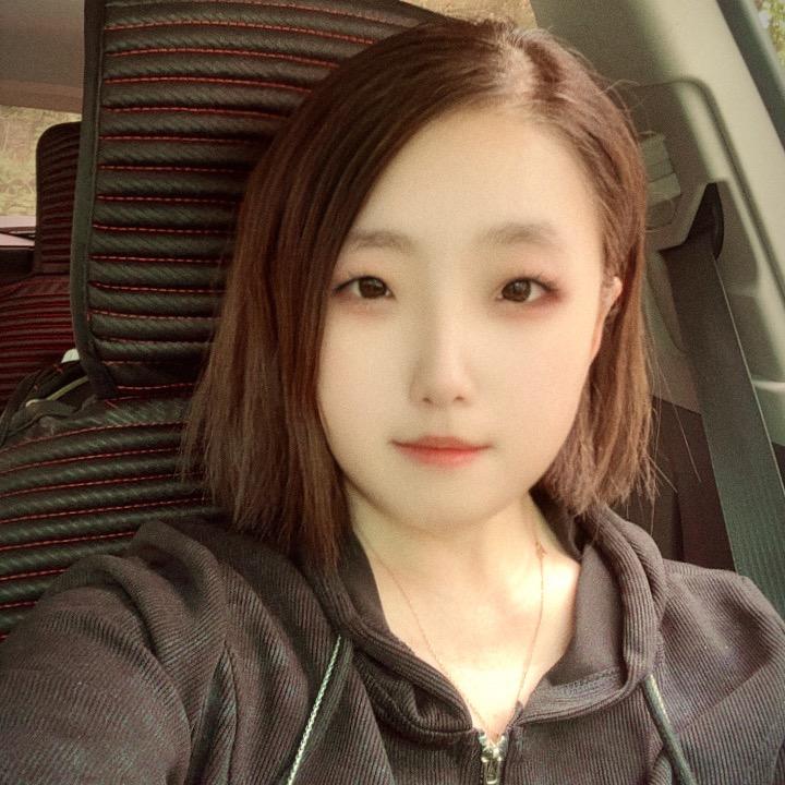 托起下巴眨眨眼