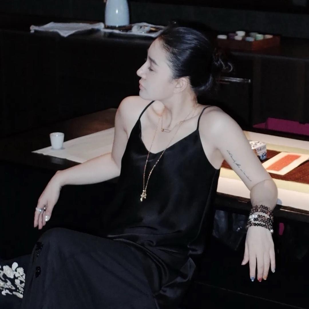 洛哥女装直播间臻选