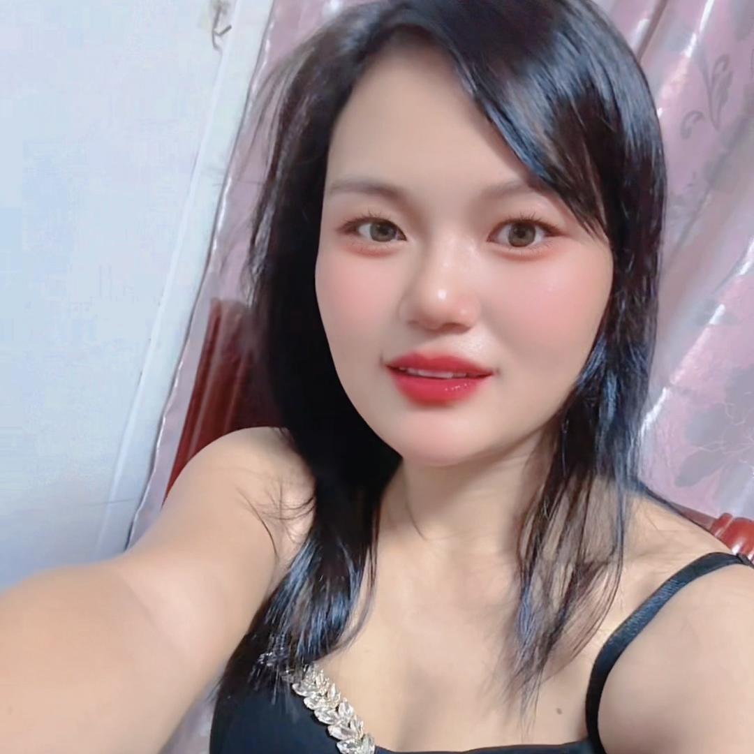 女老板卖货车