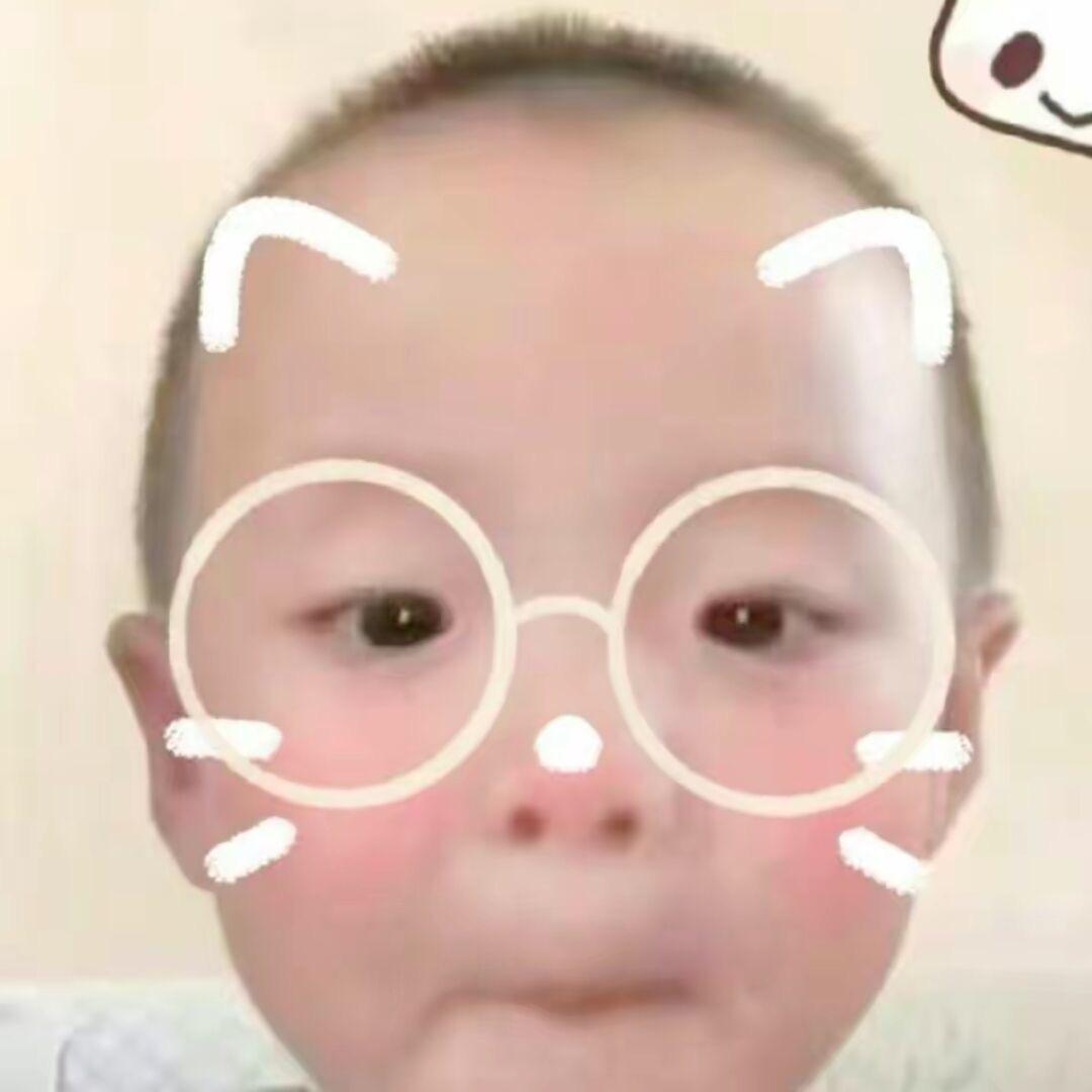 奔跑的黄色羽毛球拍