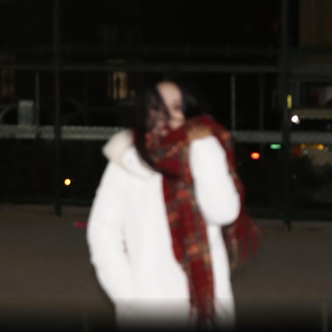 在日落下