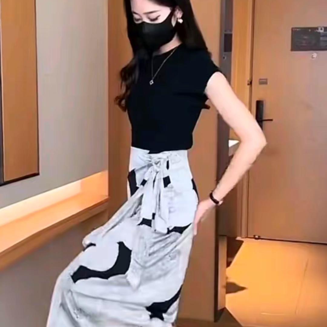 趴着看女装