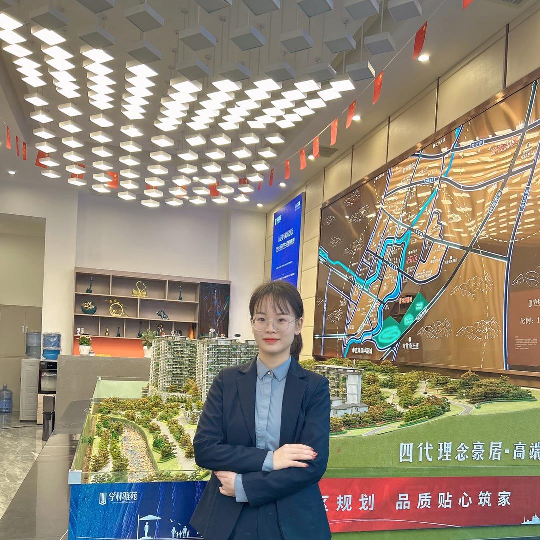 成均云璟龙润芝