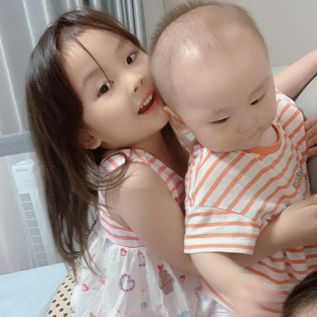 奥特曼打小怪兽