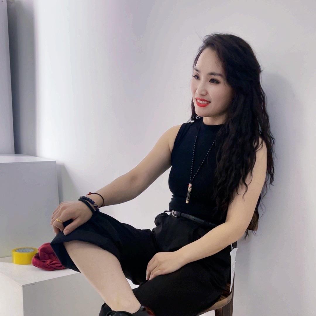 赵营出色女人女装店