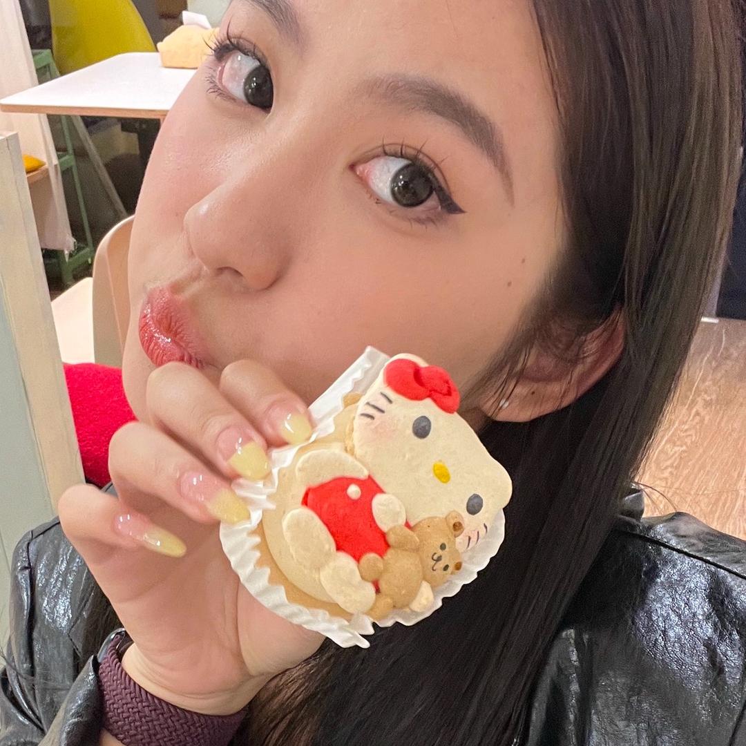 李李lili（尔木萄粉扑专场）