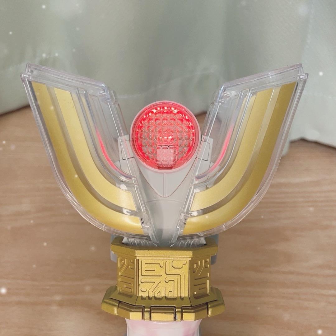 神带着伤痕爱人