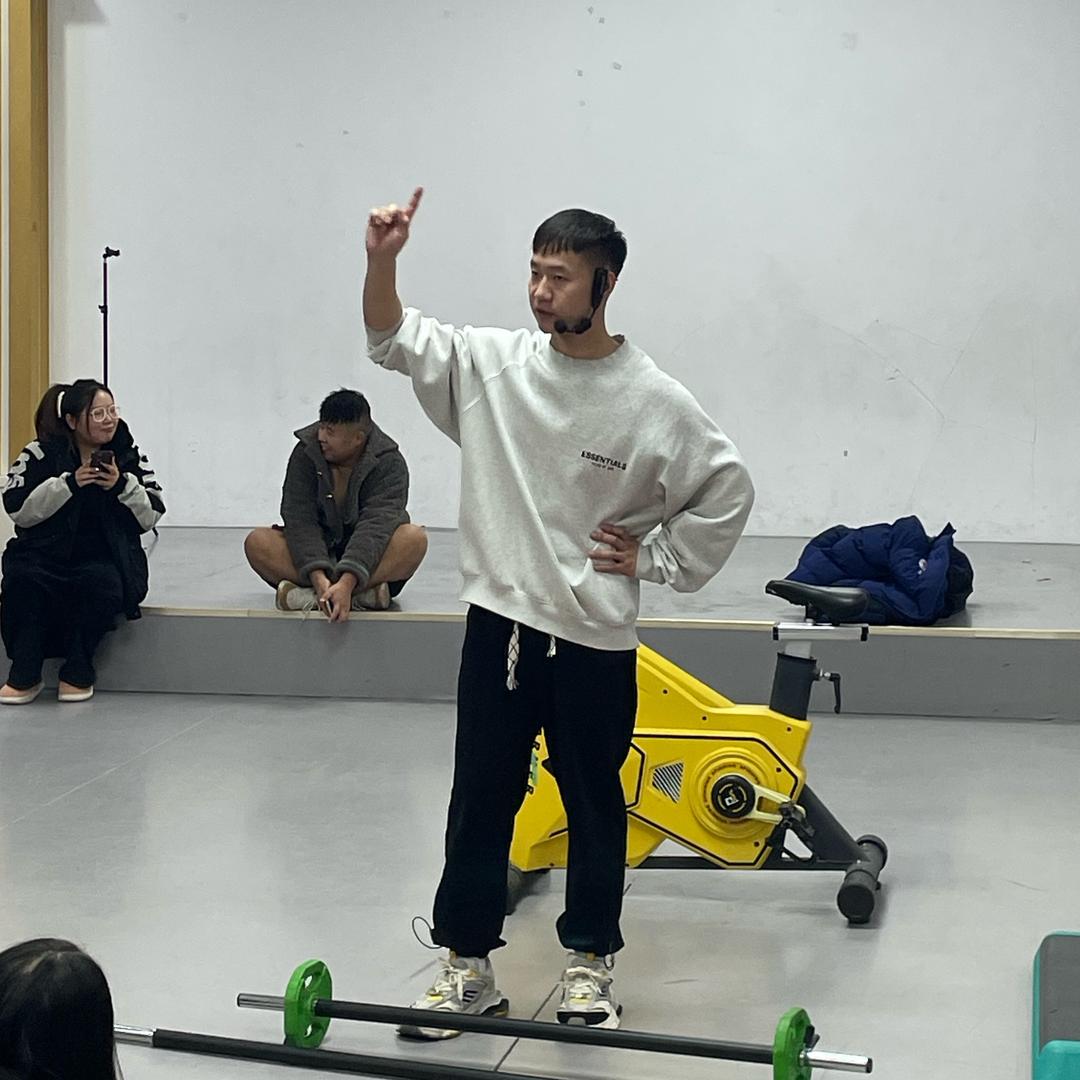 山东临沂全封闭减肥训练营～孔教练