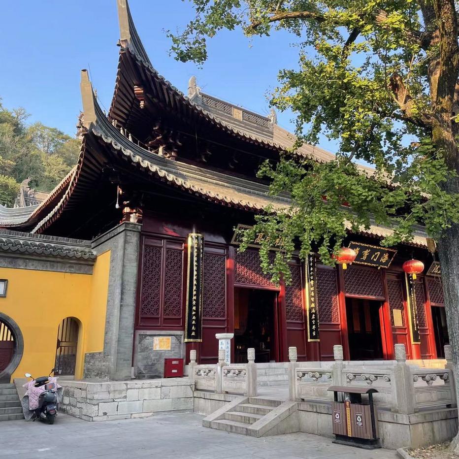 小清师妹在寺庙