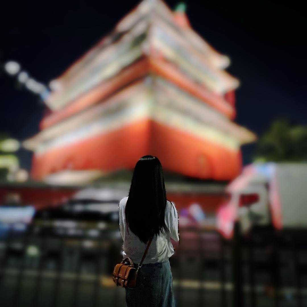 池妩楚