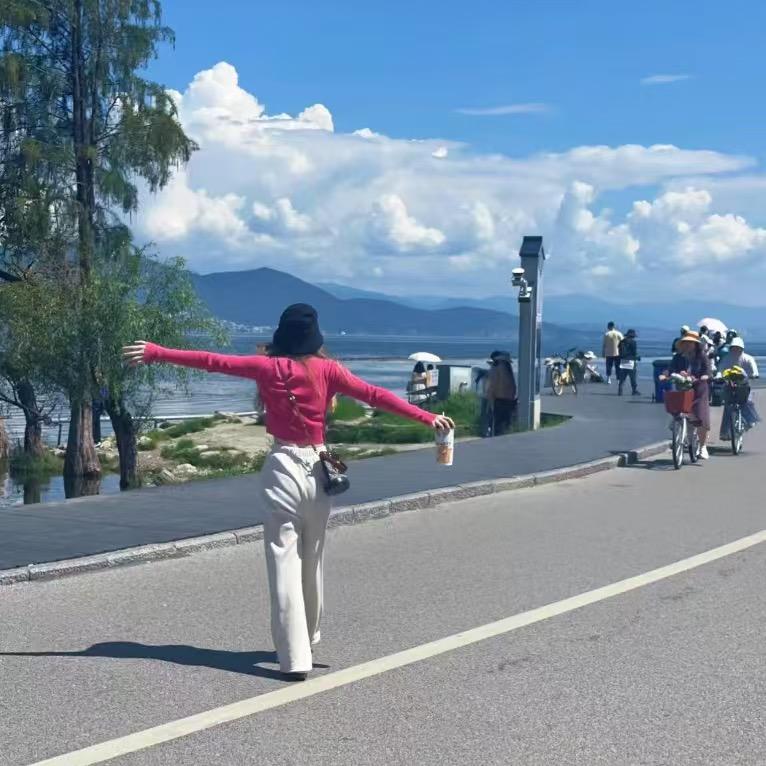 爱化妆