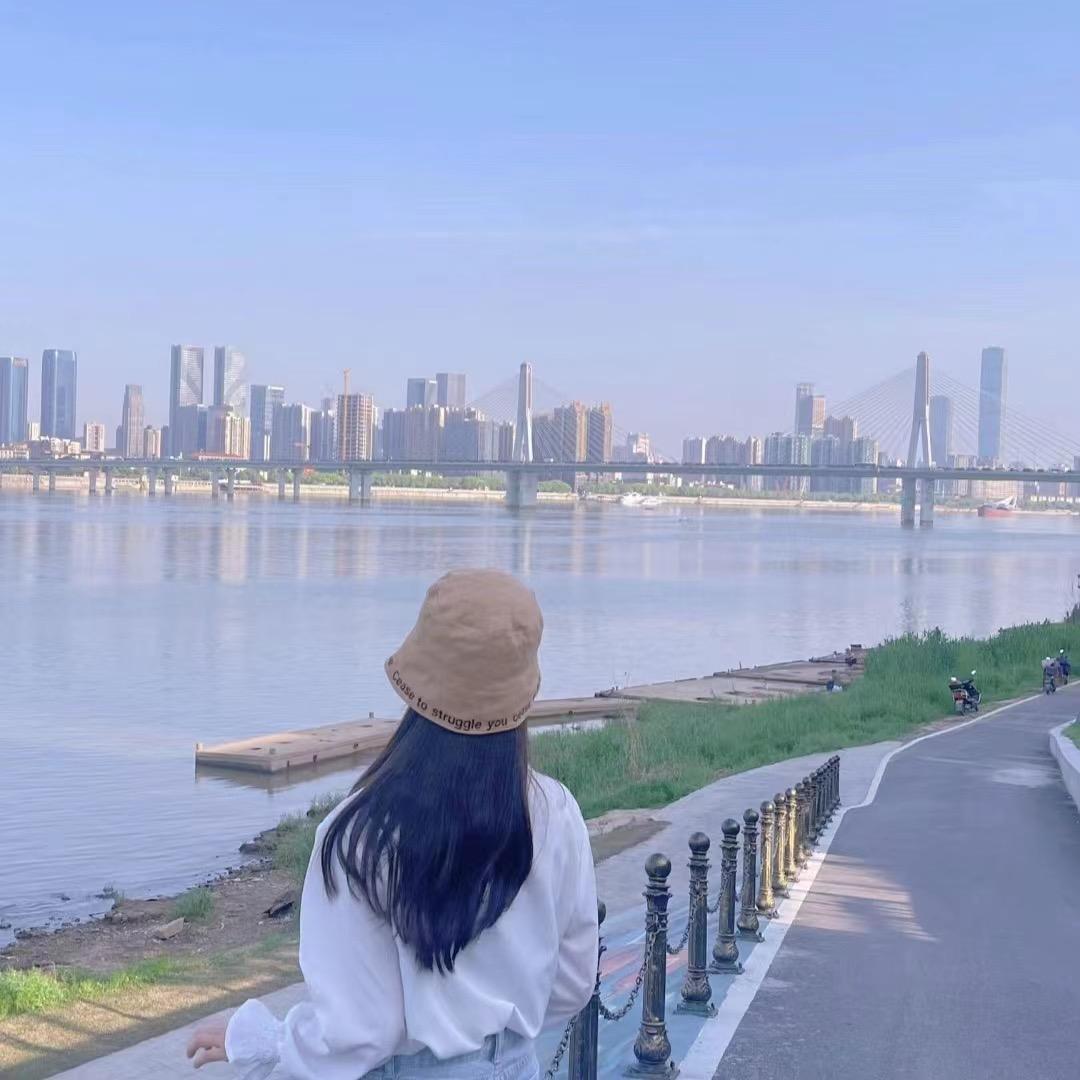 拾光里里。