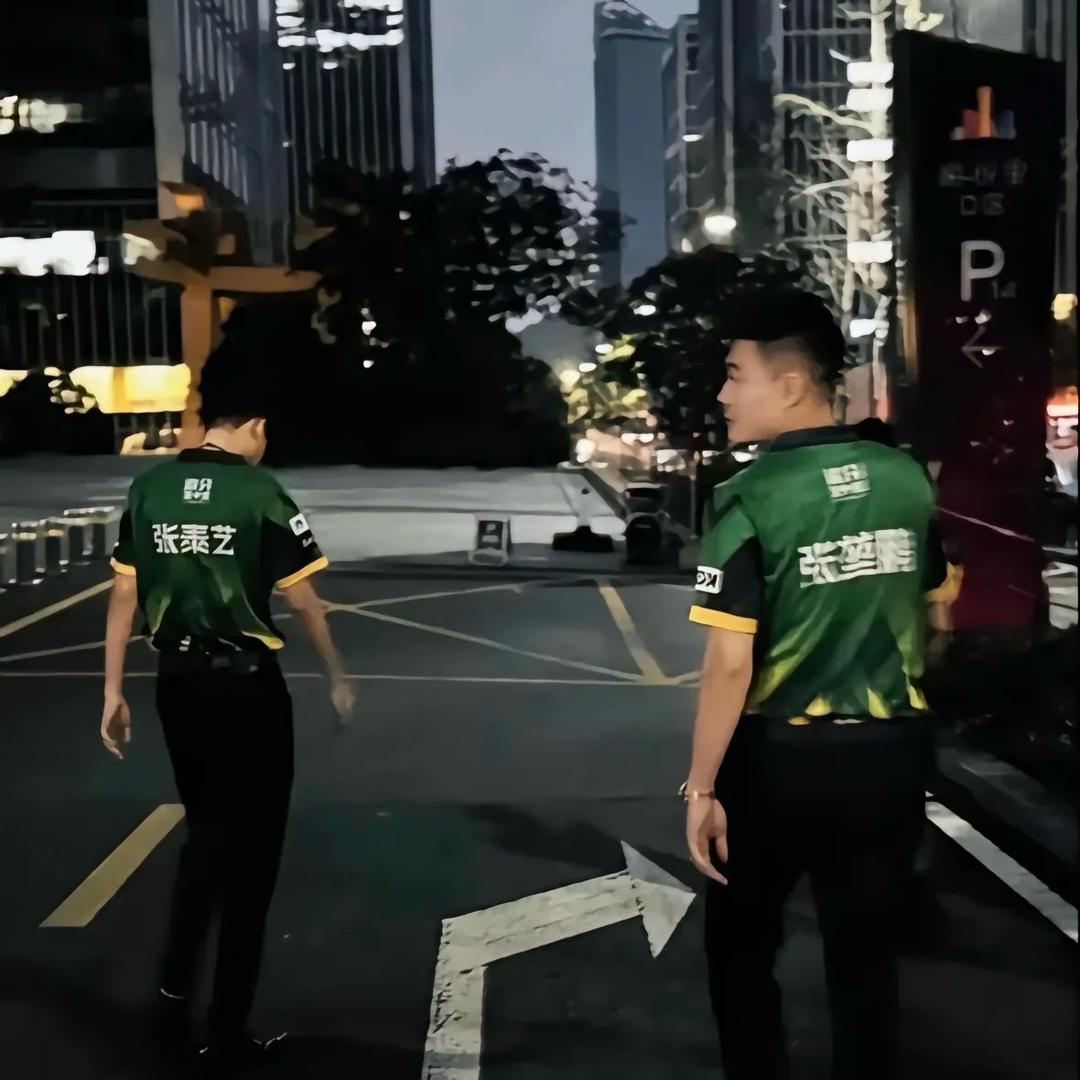 翻 船 .