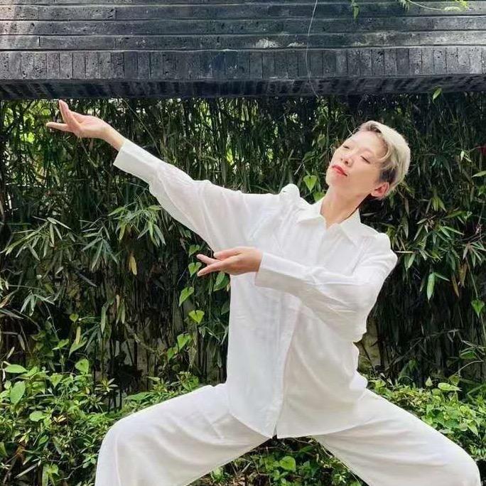 刘娅丽弓瑜伽