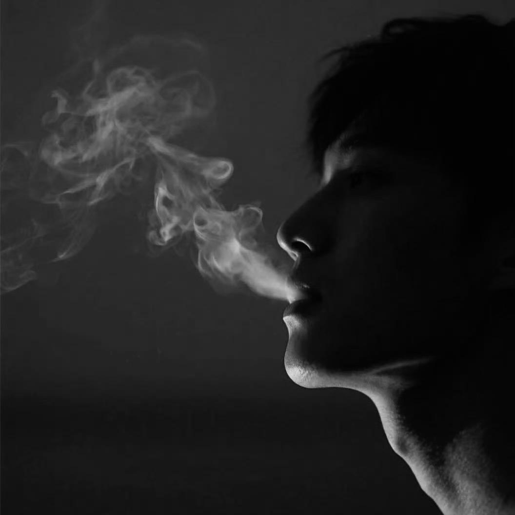 白一没腹肌