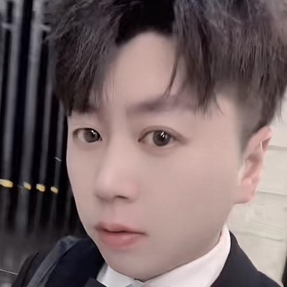 覃德明【婚礼主持人•歌手•舞者】