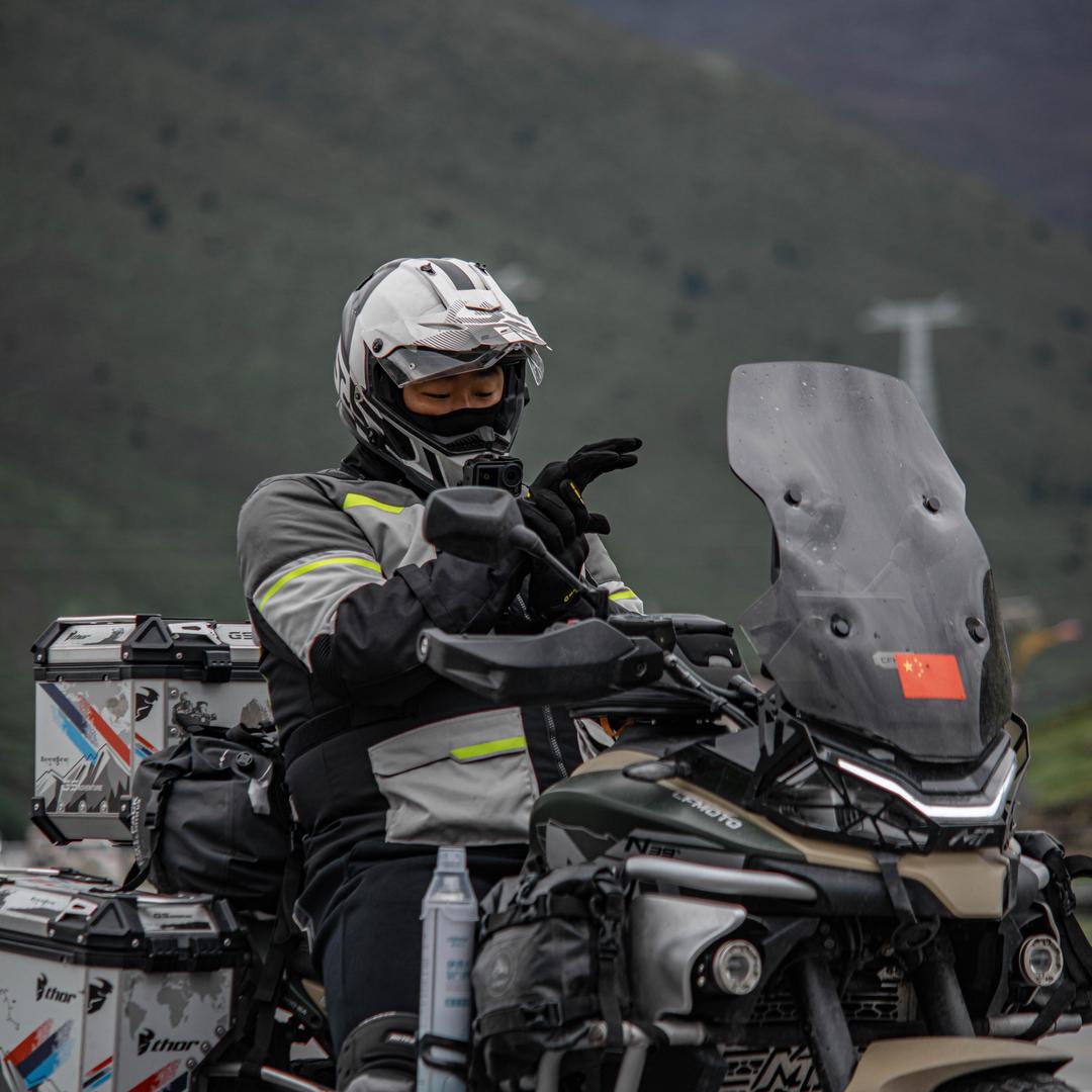 山不见我，我自去见山。