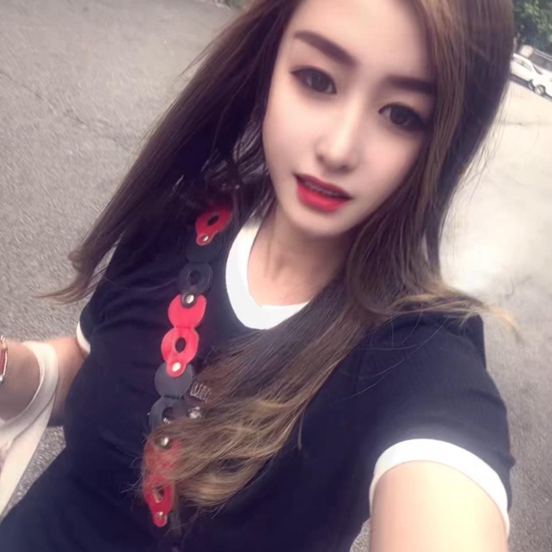 美女爱嘚瑟