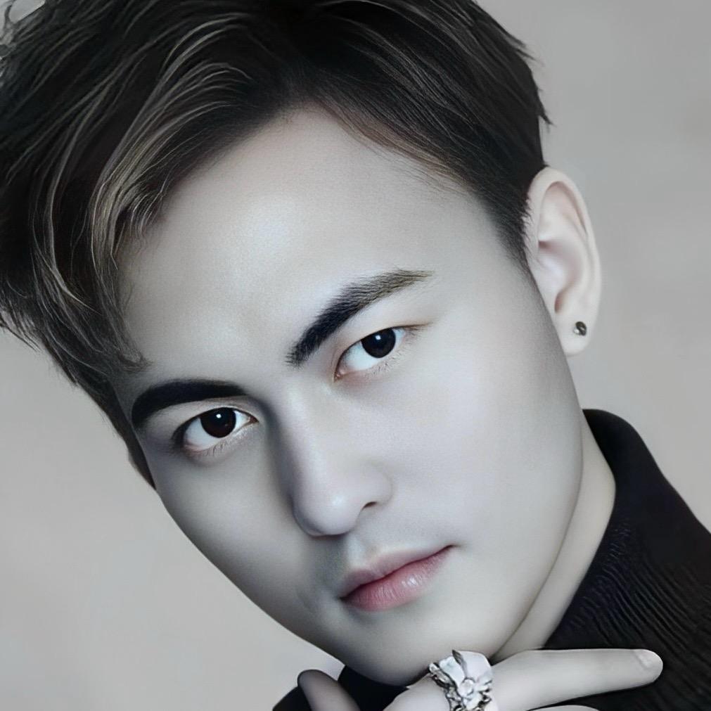 汉口m i X C 萬象城 :总监麦克、