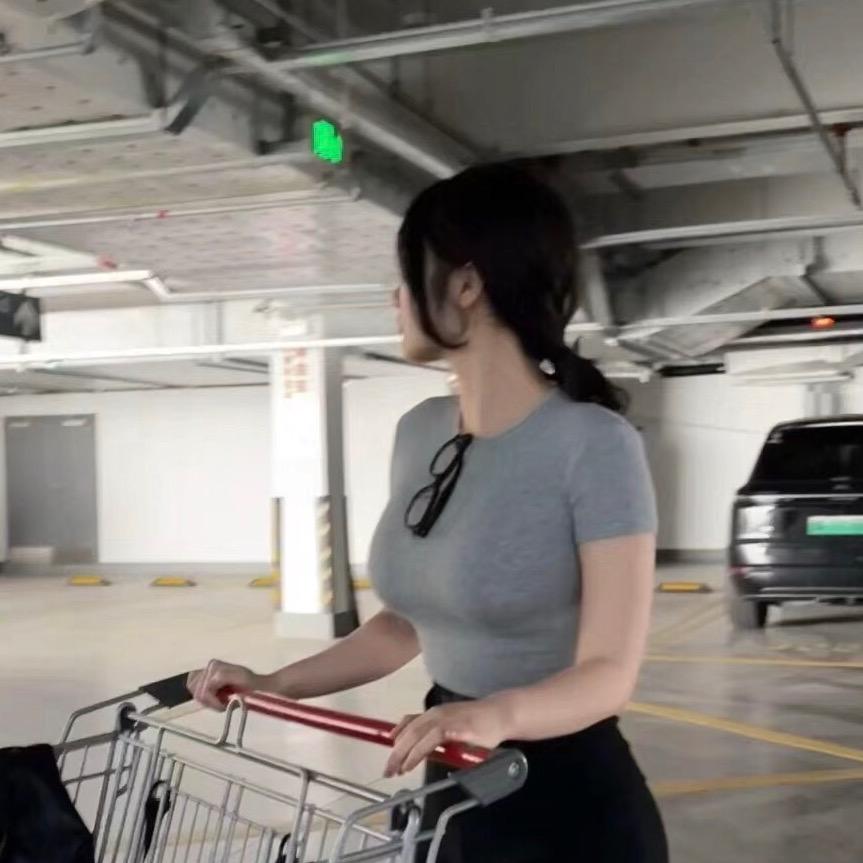是莉莉呀08