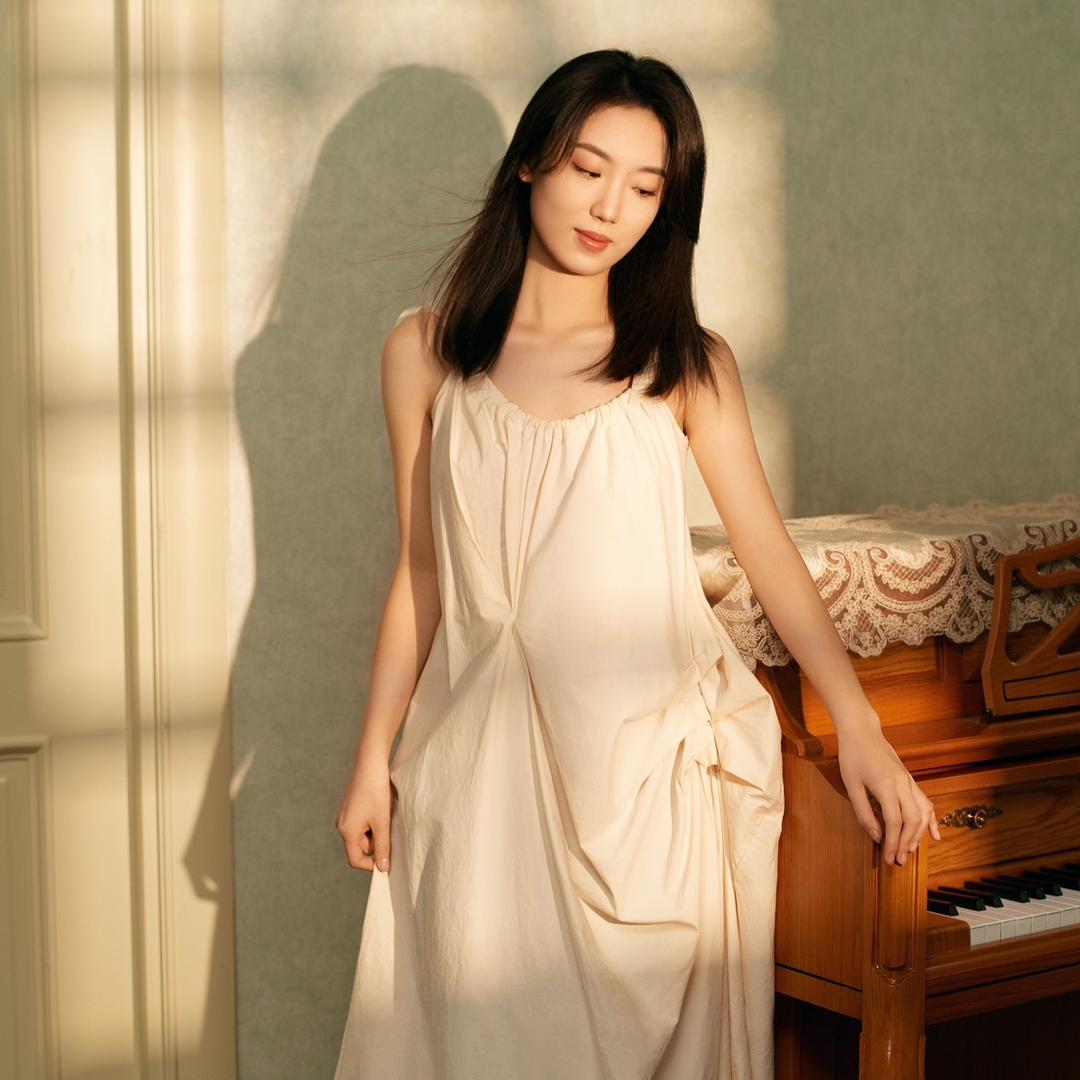 弹钢琴的王菲🎹