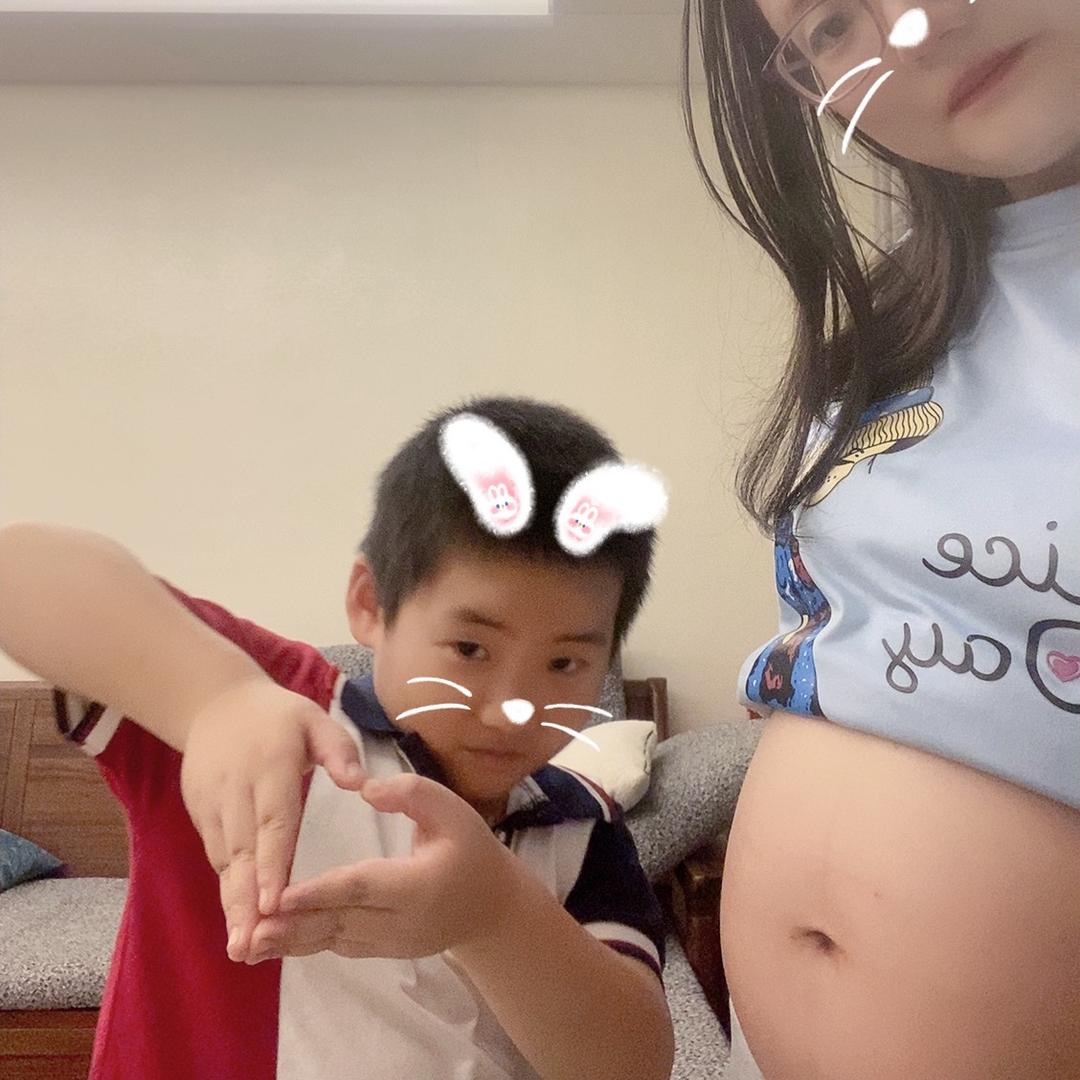 两百万丽丽带娃