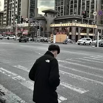 有钱就忘本头像