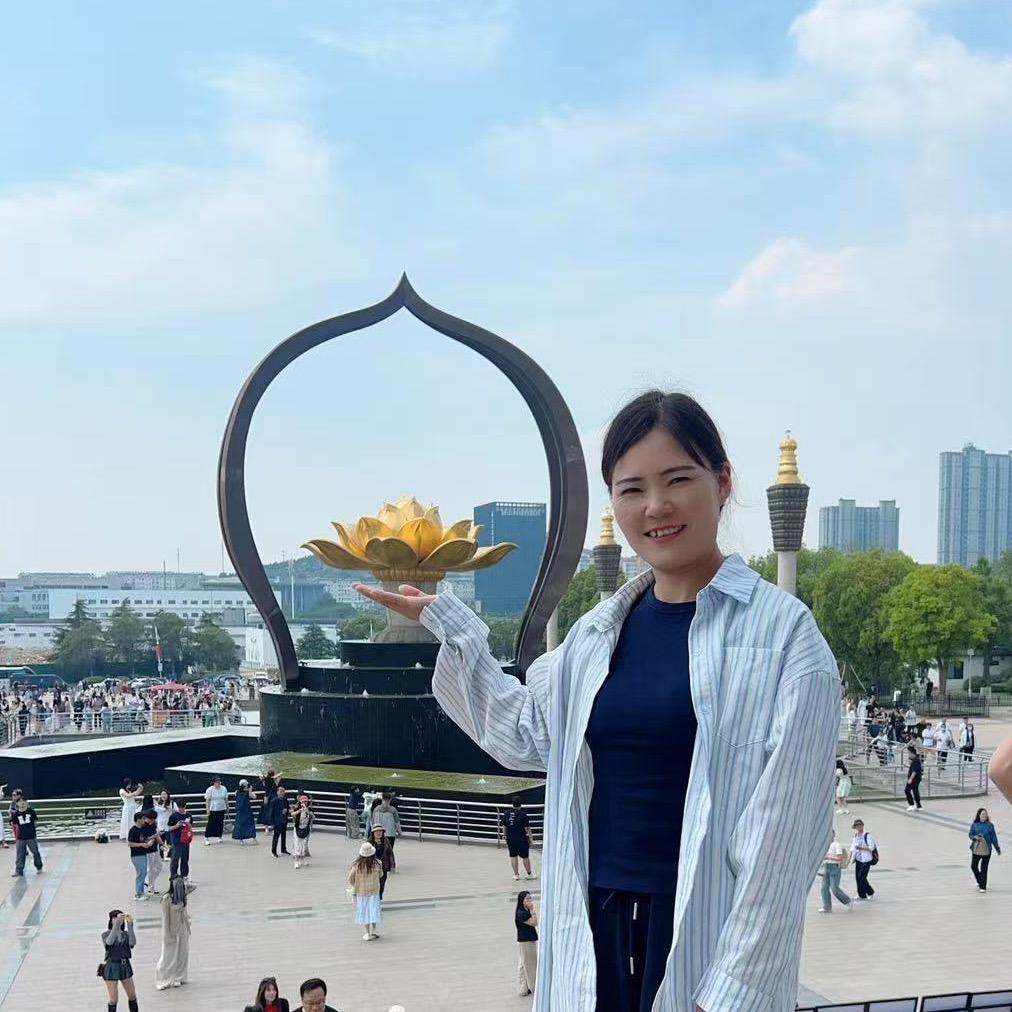 小薇搞笑日常(每天下午2点半开播)