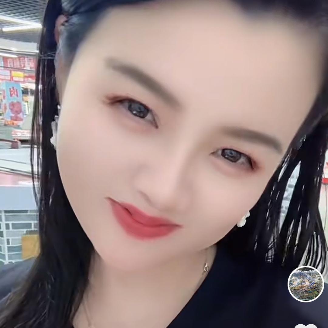 兄弟海鲜老板娘