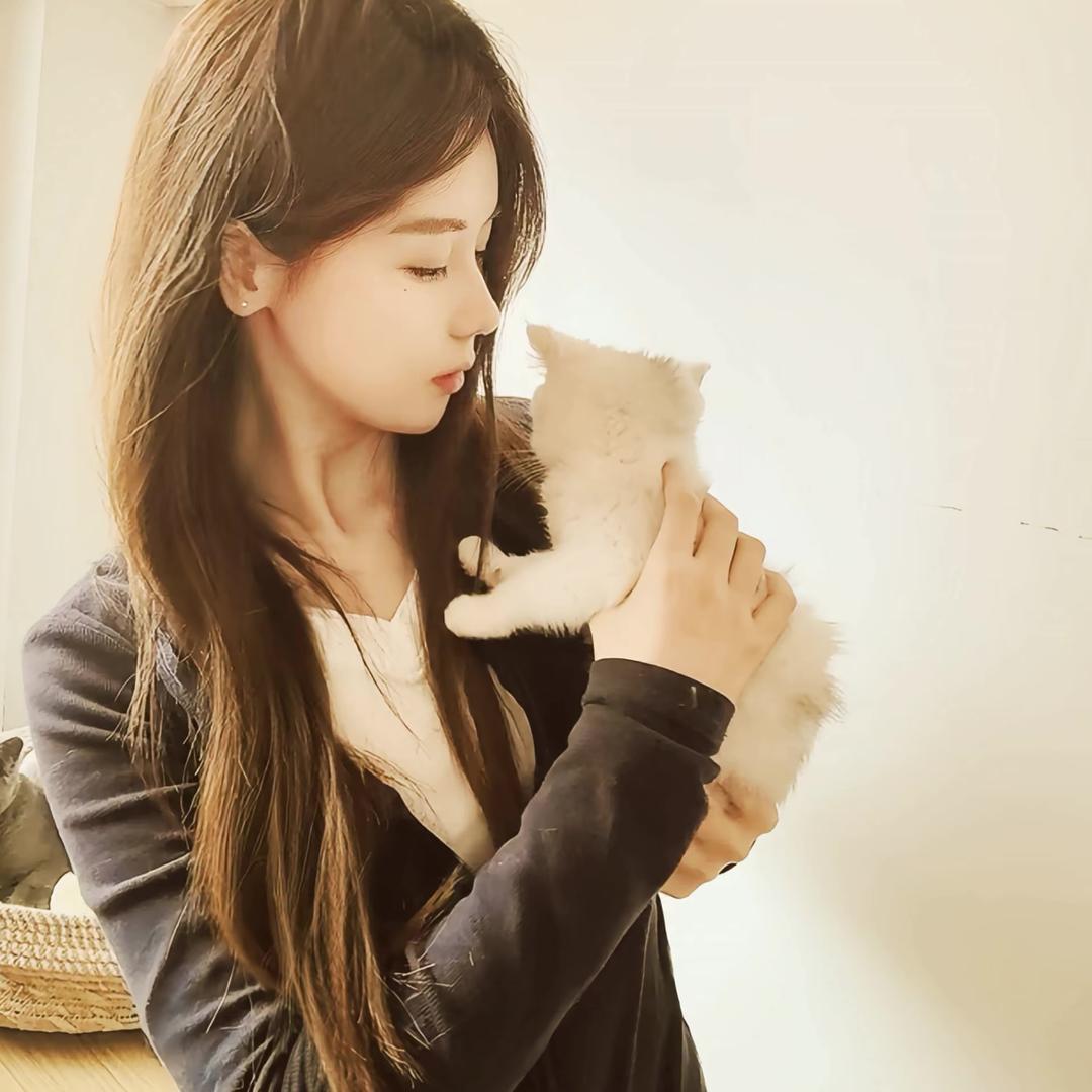 小咪^