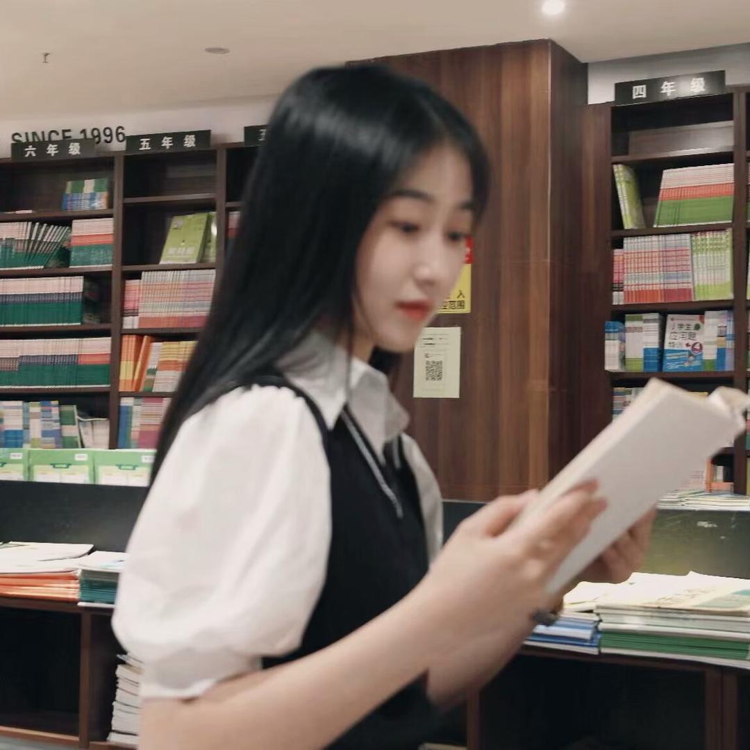谭走一个包子_