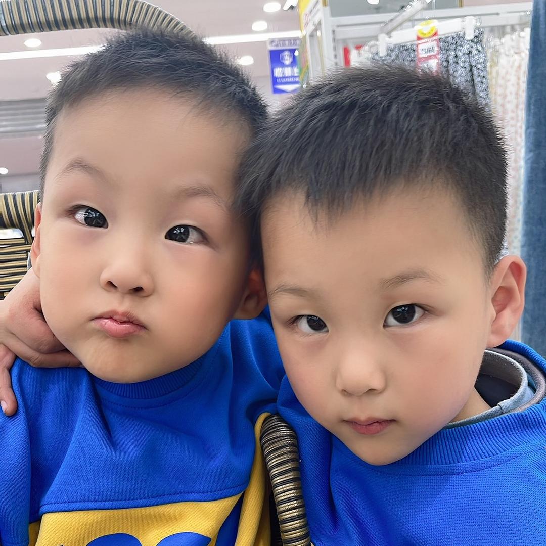 双胞胎兄弟@卓奕@昊奕