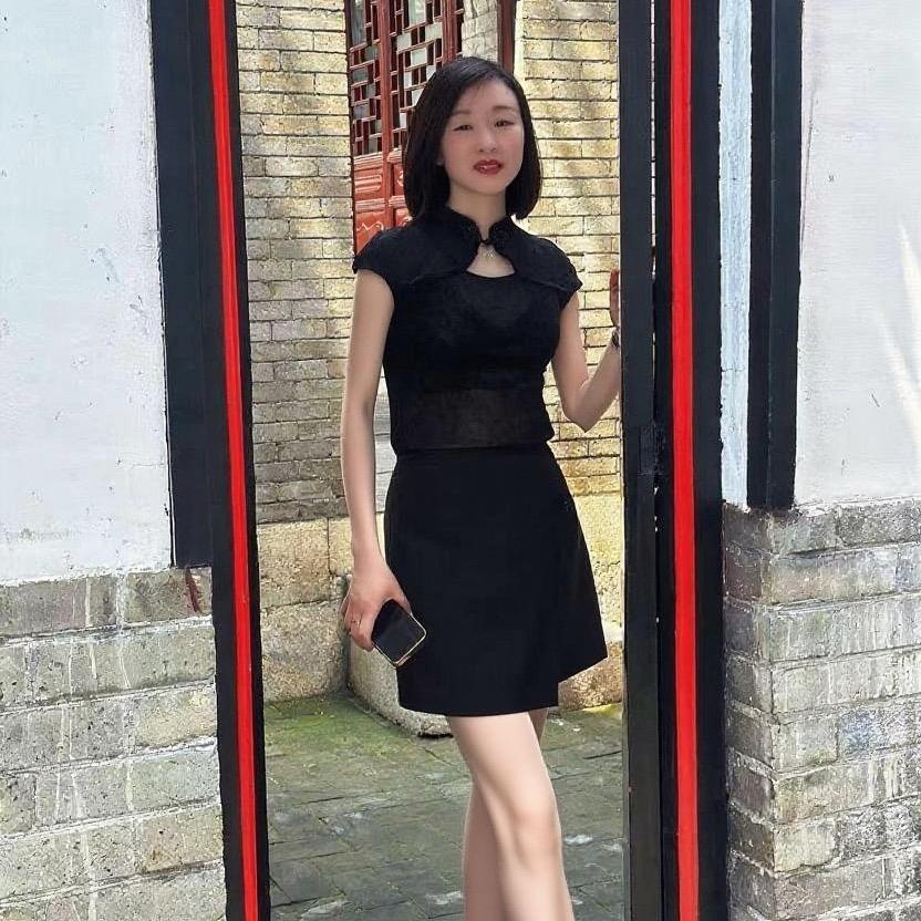 雪儿～威海民主巷老边皮草