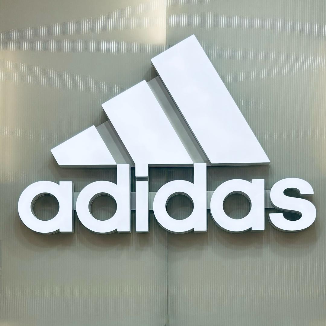 adidas阿迪达斯苏州印象城专卖店潮流
