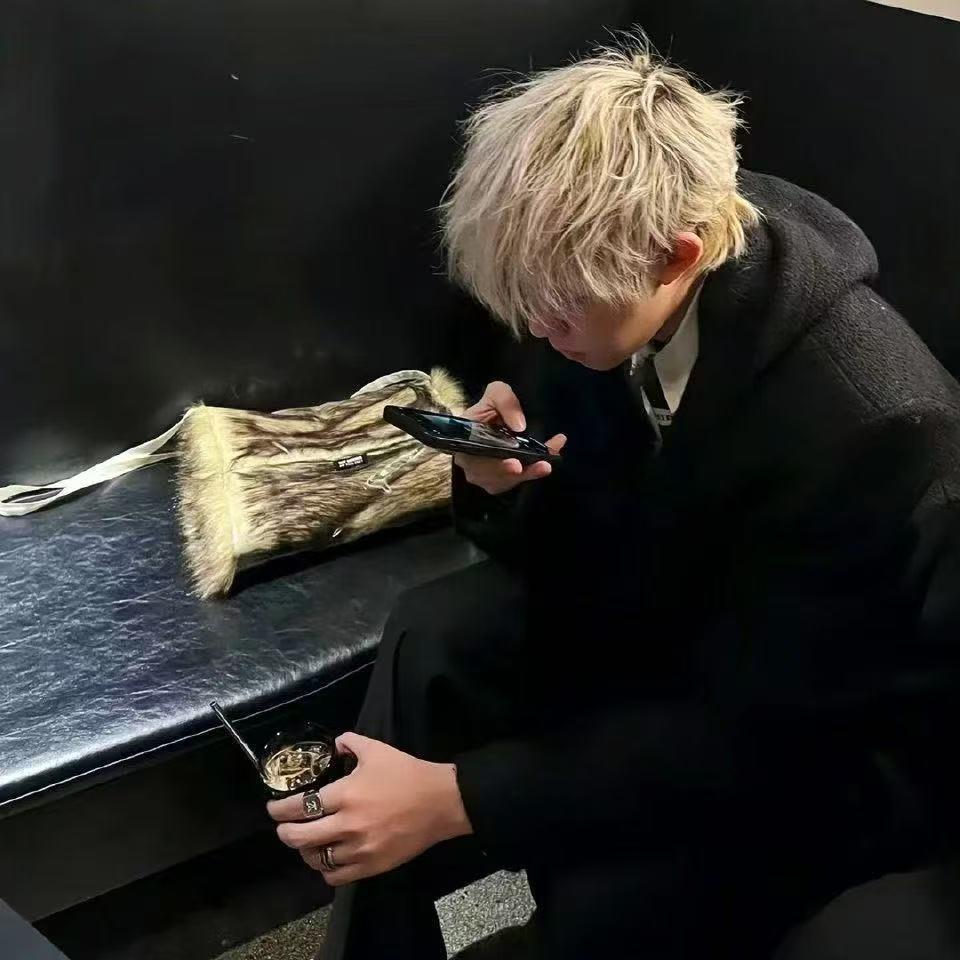 𝑸.