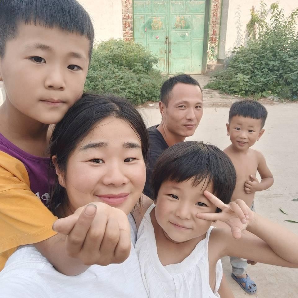 亚楠水果摊