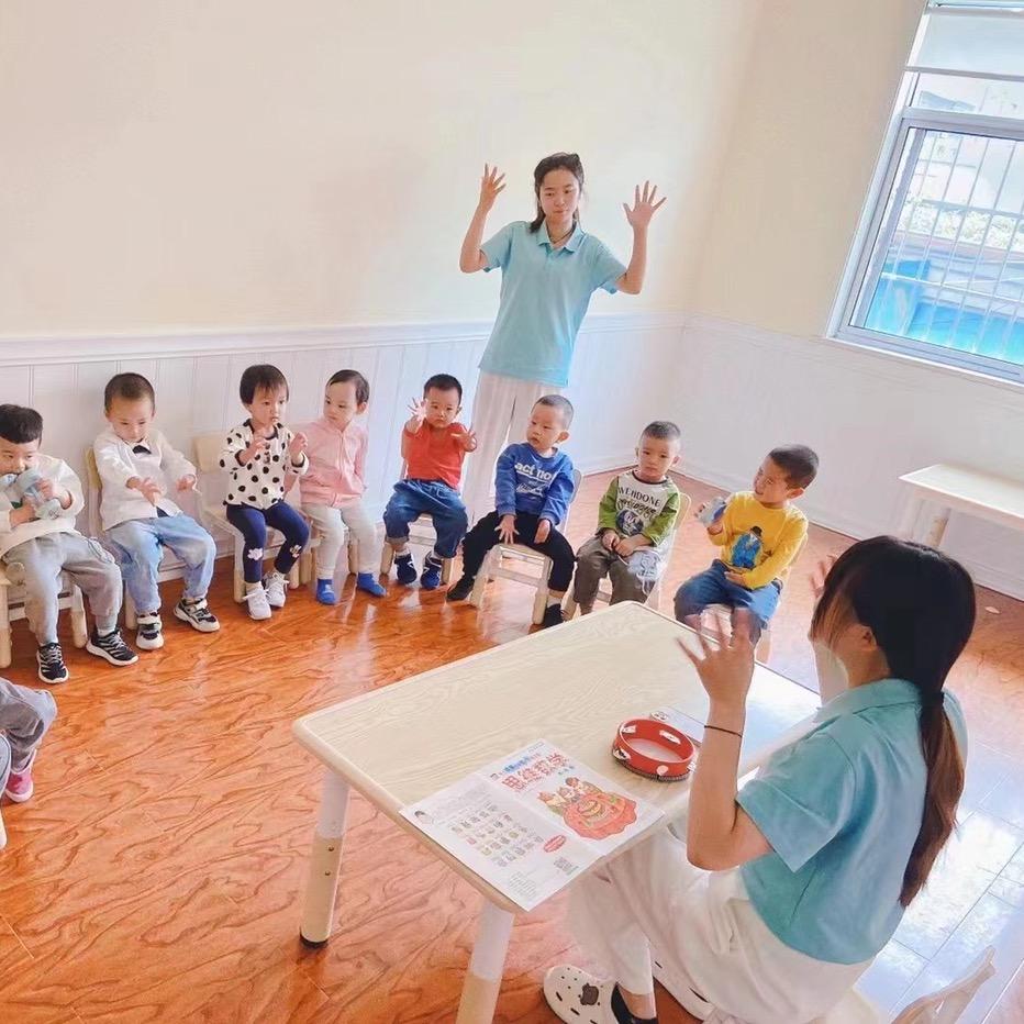 钟祥金儿童早教汤圆老师