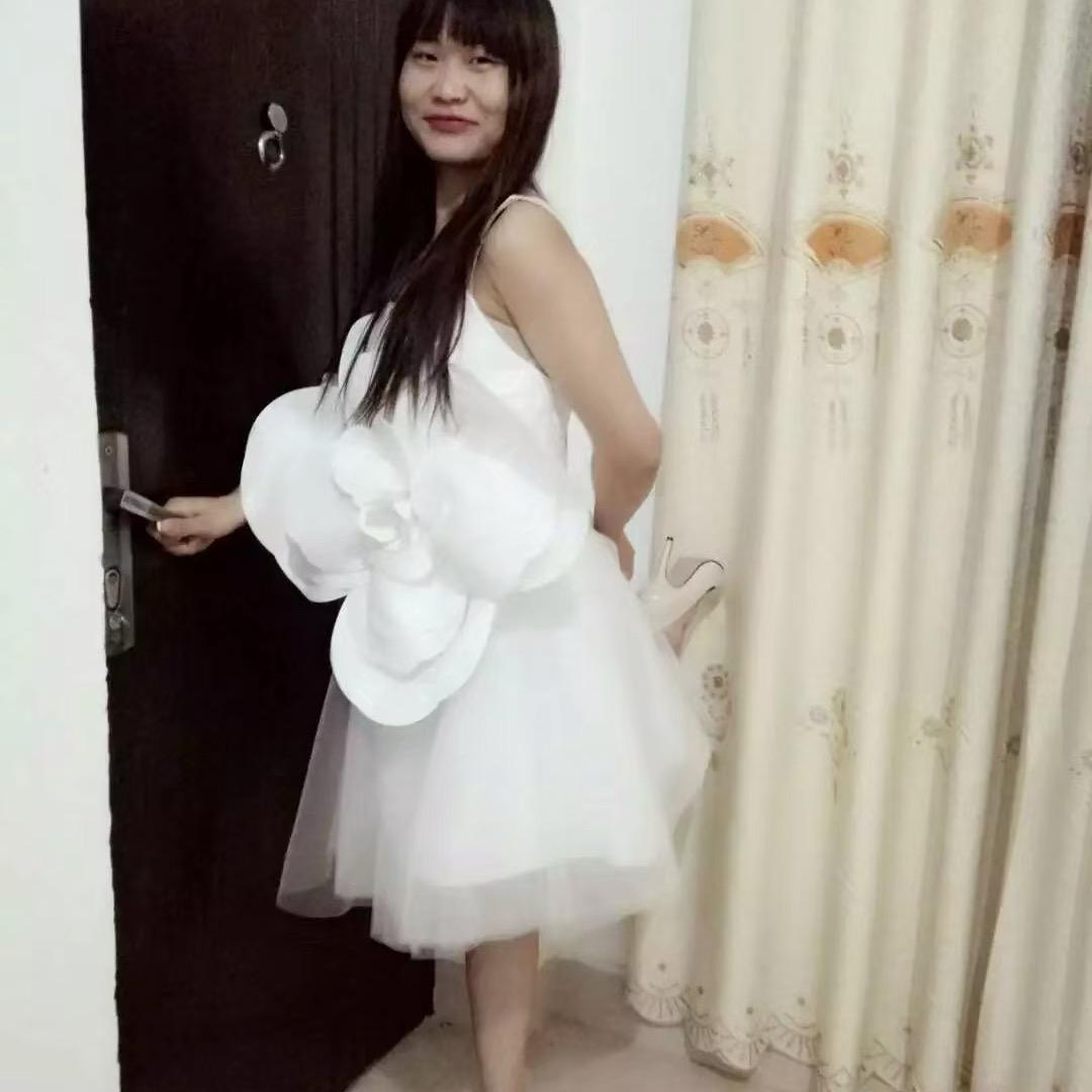 媛媛时尚服装店