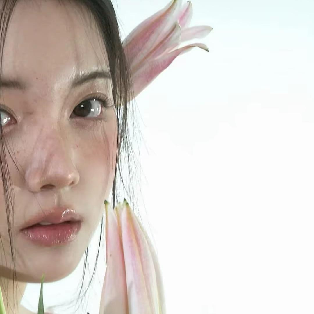 小静.
