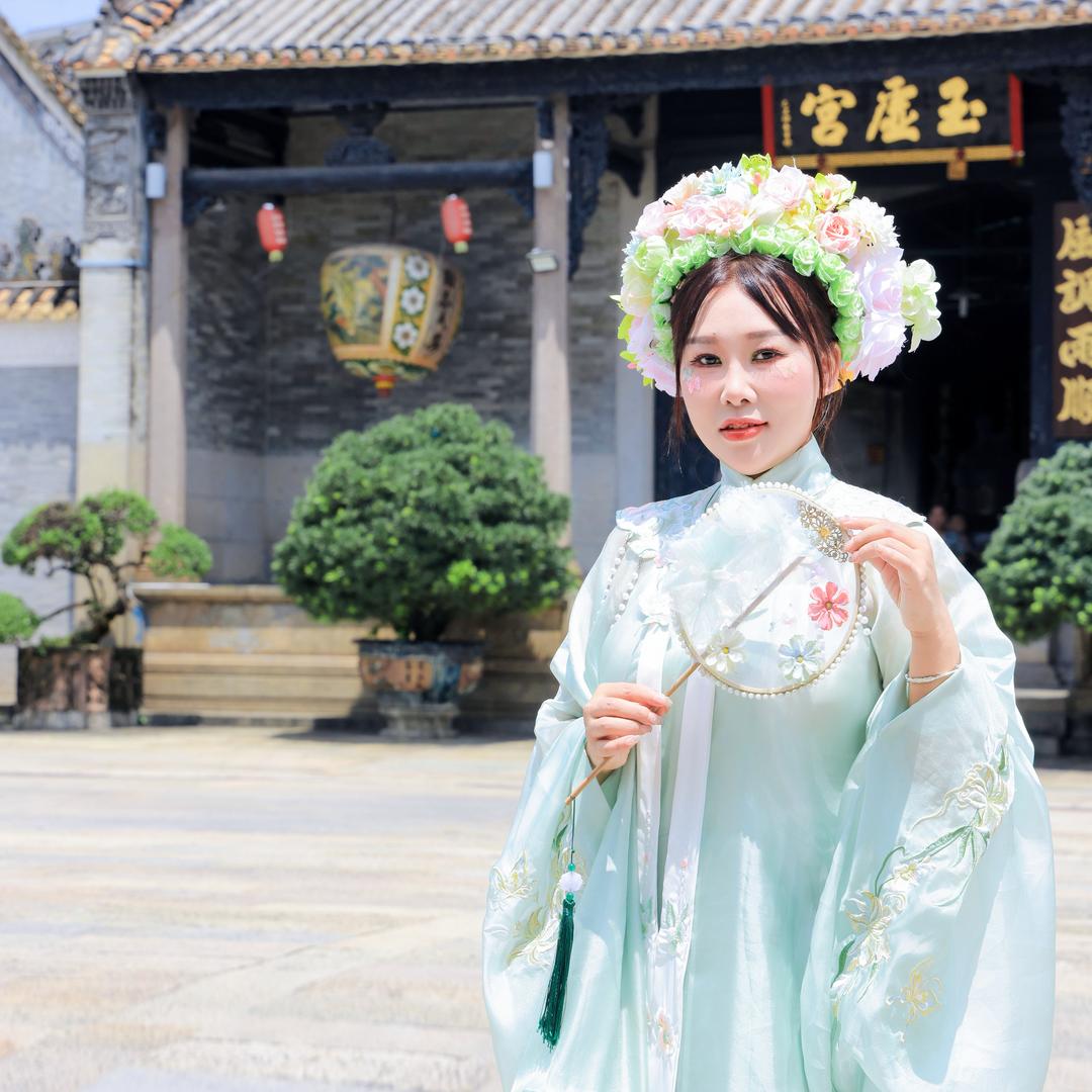 伟伟👩‍❤️‍💋‍👩