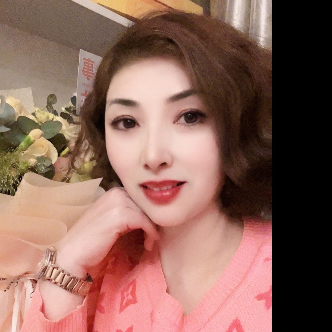 莉莉